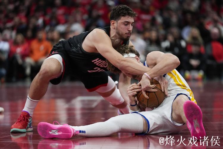 乌度卡怒斥漏判申京犯规，掘记建议将其驱逐出场